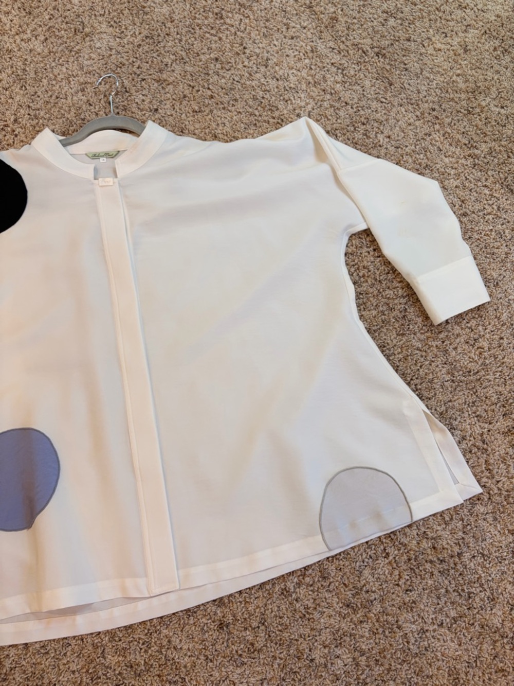 Artisan Top 1X/2X Cream Top with Colorblock Circles
